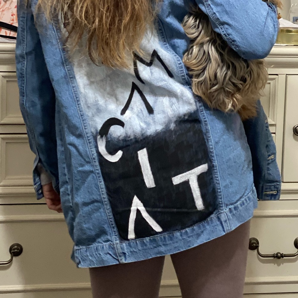 Meet your Posher, Claudia